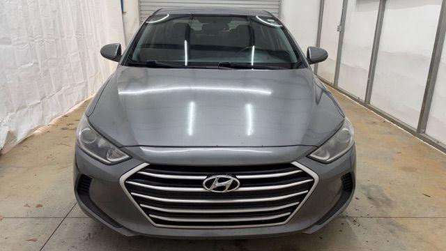 2018 Gray Hyundai Elantra SE 6AT (5NPD74LF8JH) with an 2.0 engine, 6-Speed Automatic transmission, located at 1806 Veterans Memorial Hwy SW, Austell, GA, 30168, (770) 944-9558, 33.817959, -84.606987 - Photo#9