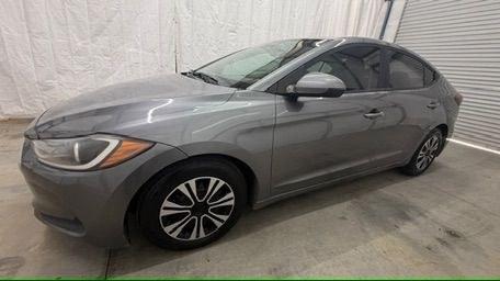 2018 Gray Hyundai Elantra SE 6AT (5NPD74LF8JH) with an 2.0 engine, 6-Speed Automatic transmission, located at 1806 Veterans Memorial Hwy SW, Austell, GA, 30168, (770) 944-9558, 33.817959, -84.606987 - Why Choose Automania? At Automania, we make car buying easy and stress-free, with over 20 years serving Austell, GA and the surrounding communities. WE FINANCE GOOD AND NOT SO GOOD CREDIT, we work with all credit types, and every vehicle comes with a free vehicle history report so you know its backg- Photo#1