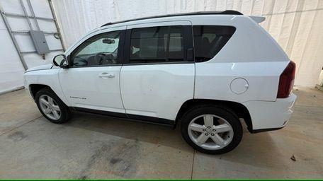 2014 White Jeep Compass Latitude FWD (1C4NJCEAXED) with an 2.0L L4 DOHC 16V engine, Continuously Variabl transmission, located at 1806 Veterans Memorial Hwy SW, Austell, GA, 30168, (770) 944-9558, 33.817959, -84.606987 - Photo#2