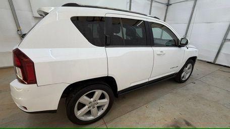 2014 White Jeep Compass Latitude FWD (1C4NJCEAXED) with an 2.0L L4 DOHC 16V engine, Continuously Variabl transmission, located at 1806 Veterans Memorial Hwy SW, Austell, GA, 30168, (770) 944-9558, 33.817959, -84.606987 - Photo#6