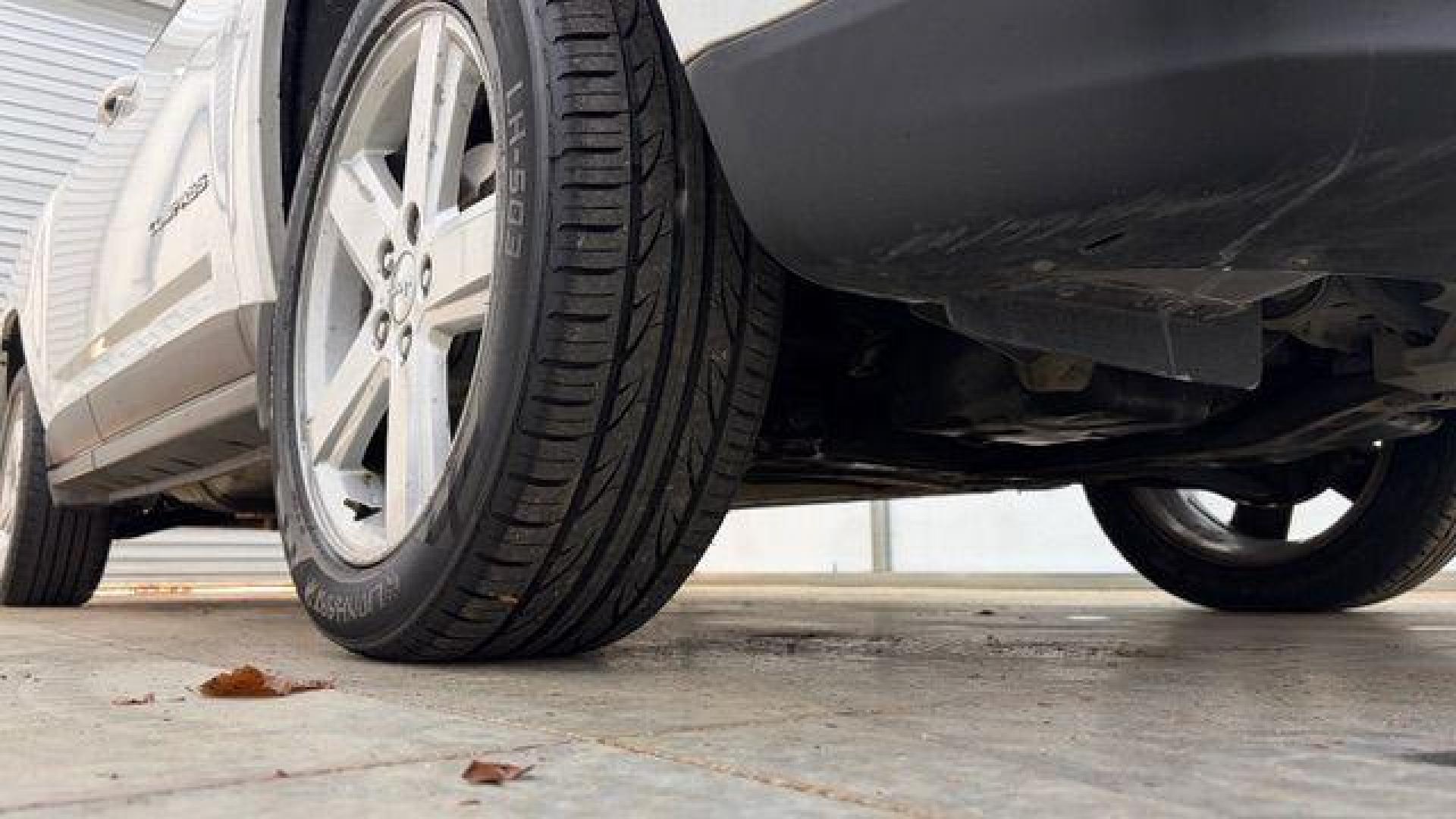 2014 White Jeep Compass Latitude FWD (1C4NJCEAXED) with an 2.0L L4 DOHC 16V engine, Continuously Variabl transmission, located at 1806 Veterans Memorial Hwy SW, Austell, GA, 30168, (770) 944-9558, 33.817959, -84.606987 - Photo#19