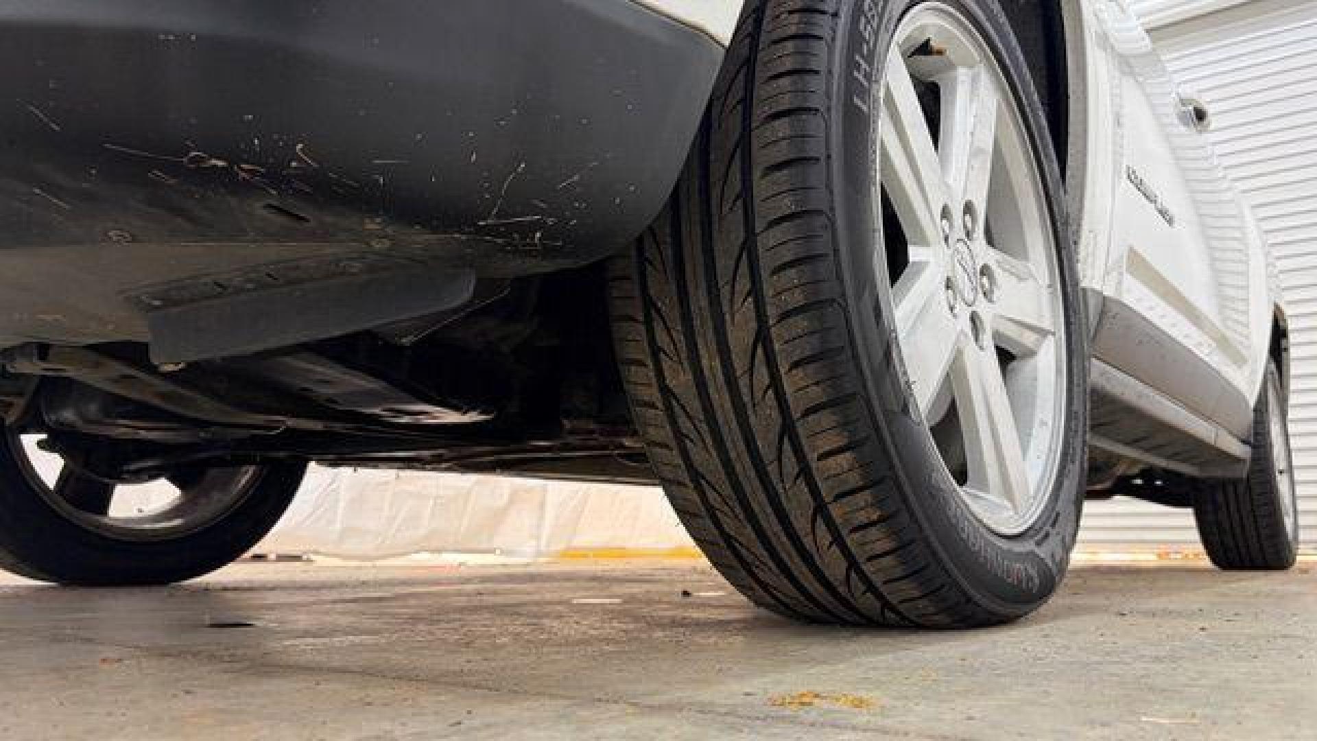 2014 White Jeep Compass Latitude FWD (1C4NJCEAXED) with an 2.0L L4 DOHC 16V engine, Continuously Variabl transmission, located at 1806 Veterans Memorial Hwy SW, Austell, GA, 30168, (770) 944-9558, 33.817959, -84.606987 - Photo#22