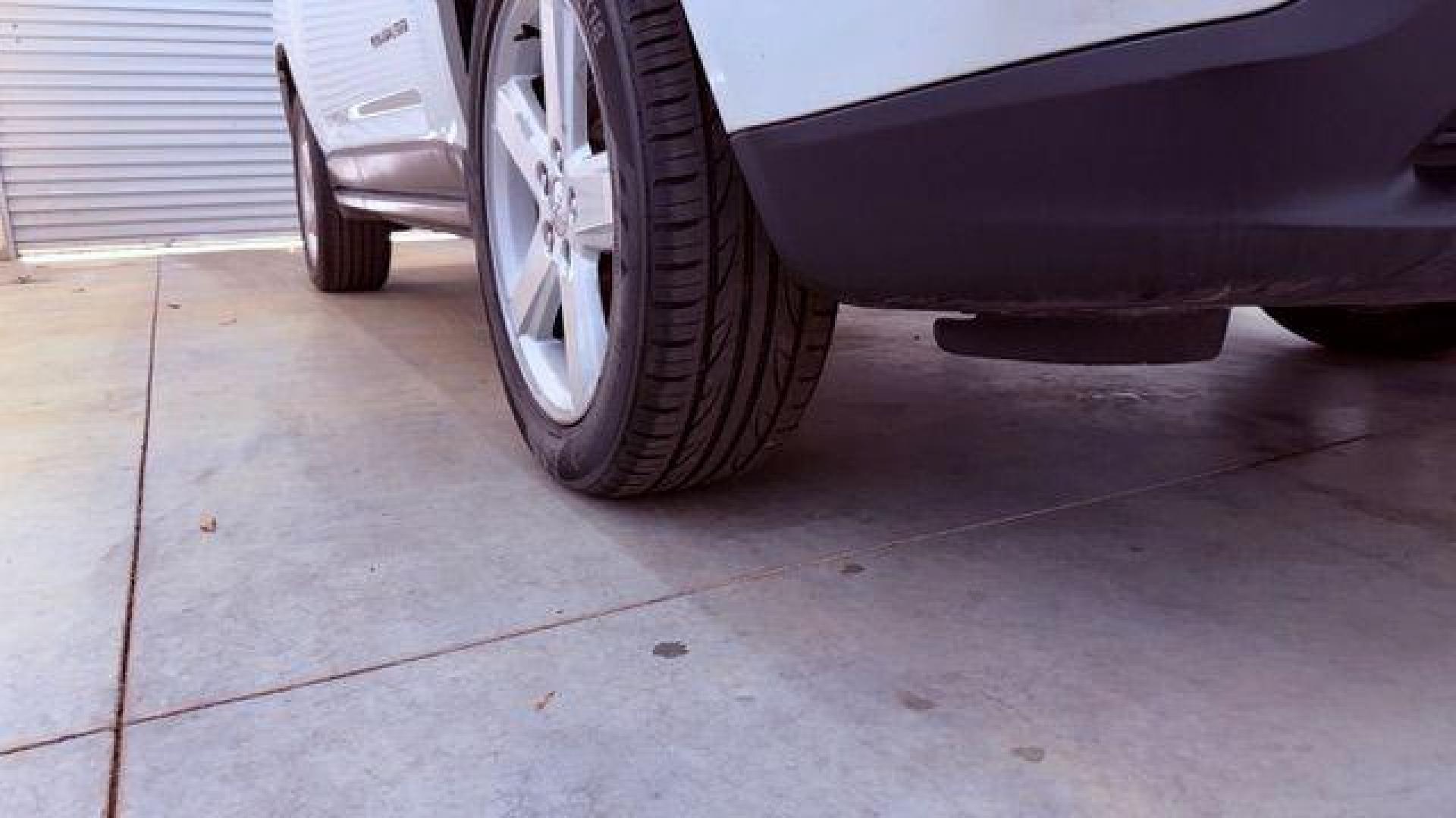 2014 White Jeep Compass Latitude FWD (1C4NJCEAXED) with an 2.0L L4 DOHC 16V engine, Continuously Variabl transmission, located at 1806 Veterans Memorial Hwy SW, Austell, GA, 30168, (770) 944-9558, 33.817959, -84.606987 - Photo#21