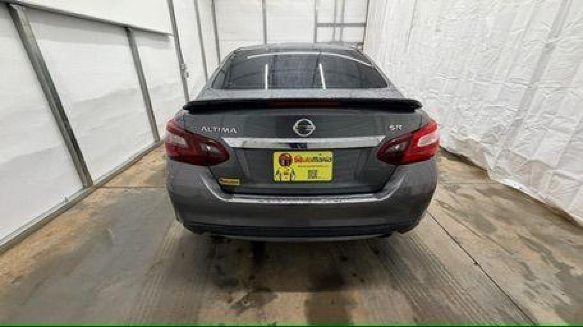 2017 Gray Nissan Altima 2.5 SR (1N4AL3AP7HC) with an 2.5L L4 DOHC 16V engine, Continuously Variabl transmission, located at 1806 Veterans Memorial Hwy SW, Austell, GA, 30168, (770) 944-9558, 33.817959, -84.606987 - Photo#4