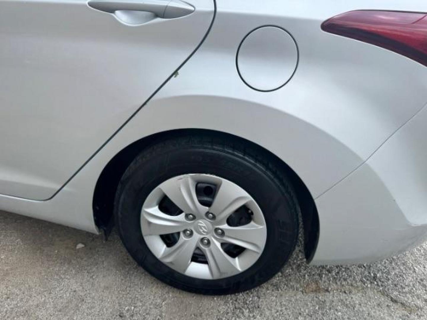2016 Silver Hyundai Elantra SE 6AT (5NPDH4AEXGH) with an 1.8L L4 DOHC 16V engine, 6-Speed Automatic transmission, located at 1806 Veterans Memorial Hwy SW, Austell, GA, 30168, (770) 944-9558, 33.817959, -84.606987 - Photo#20