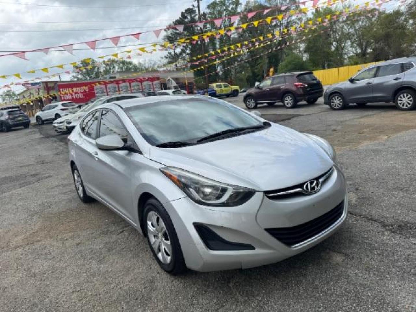 2016 Silver Hyundai Elantra SE 6AT (5NPDH4AEXGH) with an 1.8L L4 DOHC 16V engine, 6-Speed Automatic transmission, located at 1806 Veterans Memorial Hwy SW, Austell, GA, 30168, (770) 944-9558, 33.817959, -84.606987 - Photo#2