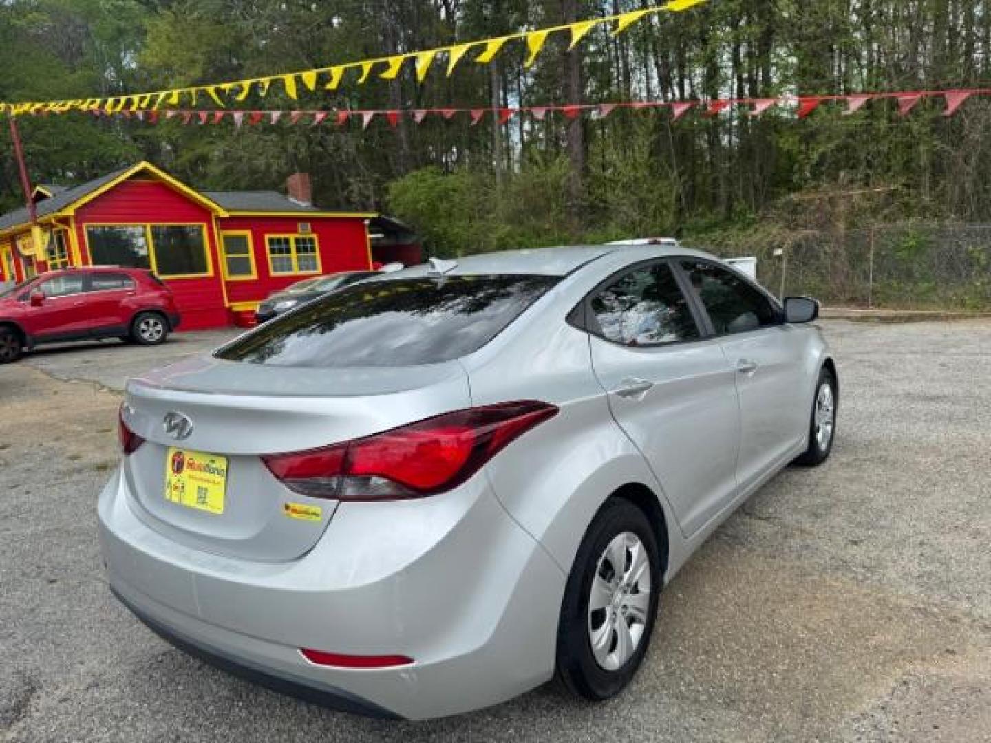 2016 Silver Hyundai Elantra SE 6AT (5NPDH4AEXGH) with an 1.8L L4 DOHC 16V engine, 6-Speed Automatic transmission, located at 1806 Veterans Memorial Hwy SW, Austell, GA, 30168, (770) 944-9558, 33.817959, -84.606987 - Photo#3