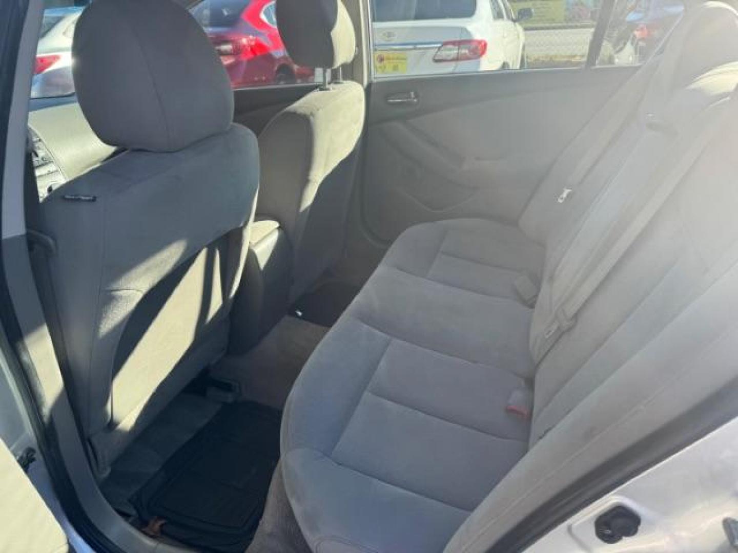 2011 Silver Nissan Altima 2.5 (1N4AL2AP4BC) with an 2.5L L4 DOHC 16V engine, Automatic transmission, located at 1806 Veterans Memorial Hwy SW, Austell, GA, 30168, (770) 944-9558, 33.817959, -84.606987 - Photo#9