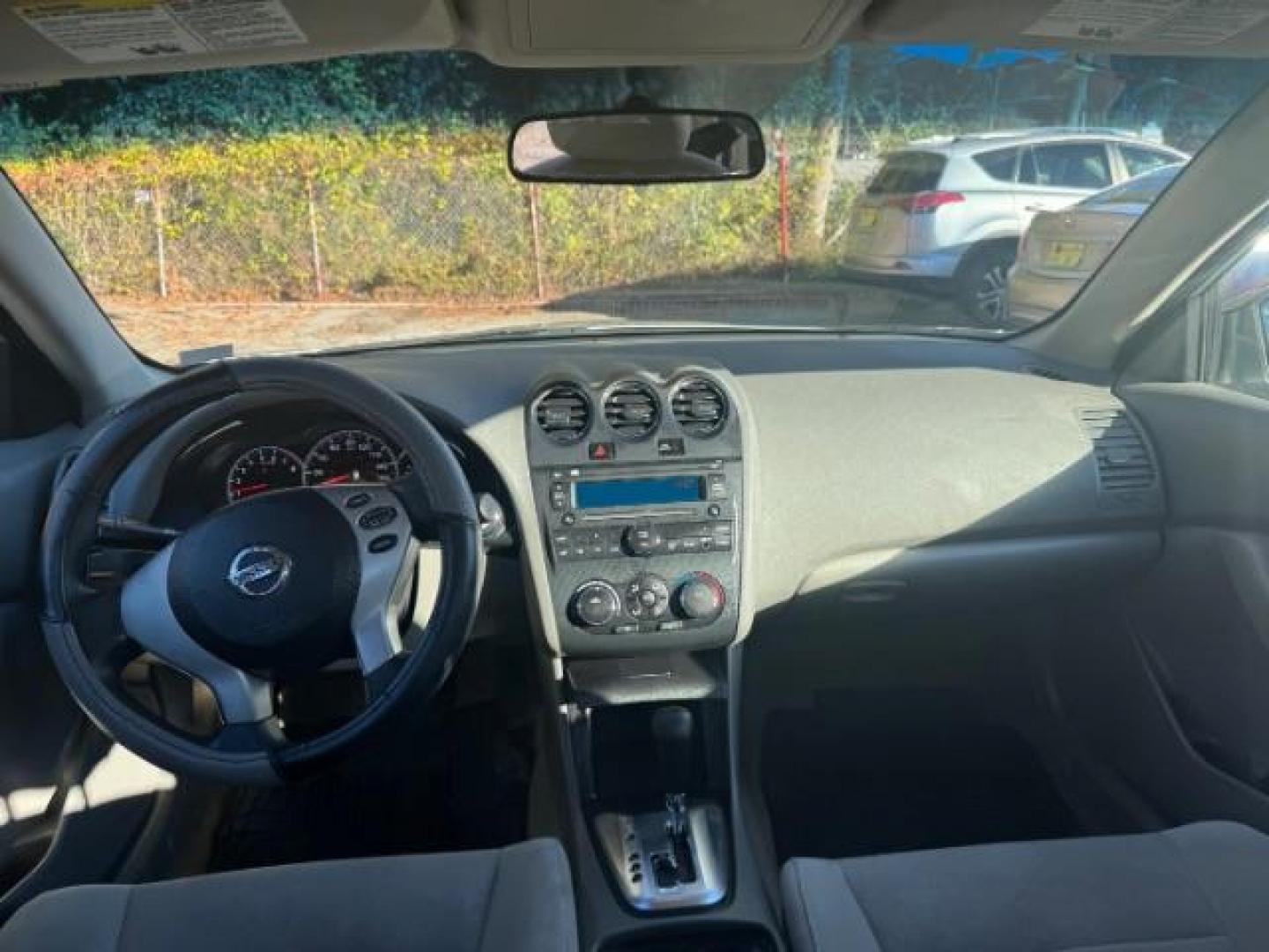 2011 Silver Nissan Altima 2.5 (1N4AL2AP4BC) with an 2.5L L4 DOHC 16V engine, Automatic transmission, located at 1806 Veterans Memorial Hwy SW, Austell, GA, 30168, (770) 944-9558, 33.817959, -84.606987 - Photo#11