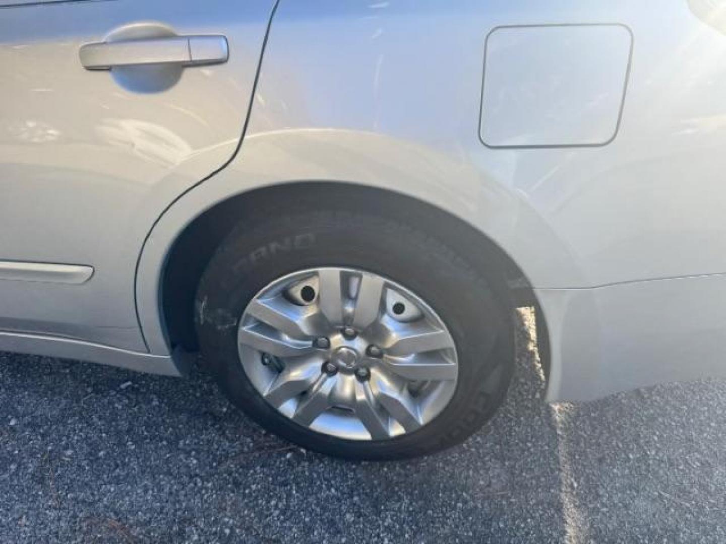 2011 Silver Nissan Altima 2.5 (1N4AL2AP4BC) with an 2.5L L4 DOHC 16V engine, Automatic transmission, located at 1806 Veterans Memorial Hwy SW, Austell, GA, 30168, (770) 944-9558, 33.817959, -84.606987 - Photo#19