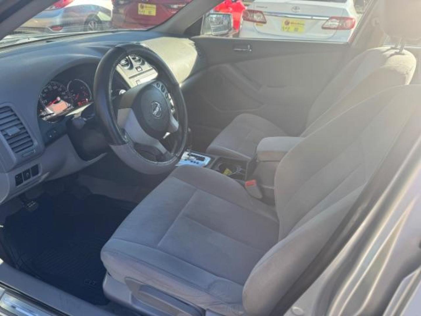 2011 Silver Nissan Altima 2.5 (1N4AL2AP4BC) with an 2.5L L4 DOHC 16V engine, Automatic transmission, located at 1806 Veterans Memorial Hwy SW, Austell, GA, 30168, (770) 944-9558, 33.817959, -84.606987 - Photo#6
