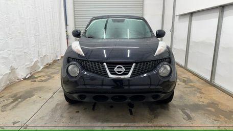 2014 Black Nissan Juke S FWD (JN8AF5MRXET) with an 1.6L L4 DOHC 16V TURBO engine, Continuously Variable Transmission transmission, located at 1806 Veterans Memorial Hwy SW, Austell, GA, 30168, (770) 944-9558, 33.817959, -84.606987 - Photo#8