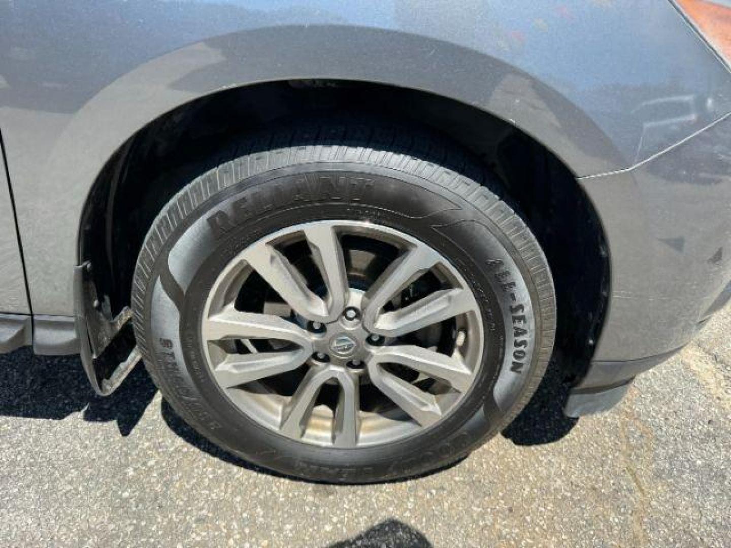 2015 Gray Nissan Pathfinder SV 2WD (5N1AR2MN1FC) with an 3.5L V6 DOHC 24V engine, Continuously Variable Transmission transmission, located at 1806 Veterans Memorial Hwy SW, Austell, GA, 30168, (770) 944-9558, 33.817959, -84.606987 - Photo#21