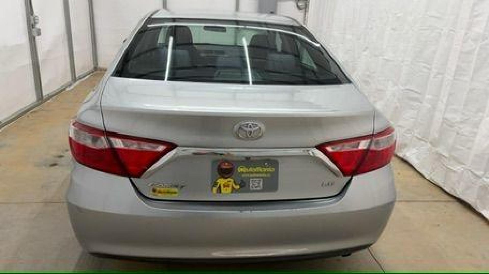 2017 Silver Toyota Camry LE (4T1BF1FK0HU) with an 2.5L L4 DOHC 16V engine, 6-Speed Automatic transmission, located at 1806 Veterans Memorial Hwy SW, Austell, GA, 30168, (770) 944-9558, 33.817959, -84.606987 - Photo#4