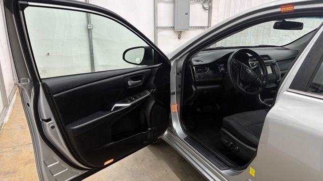2017 Silver Toyota Camry LE (4T1BF1FK0HU) with an 2.5L L4 DOHC 16V engine, 6-Speed Automatic transmission, located at 1806 Veterans Memorial Hwy SW, Austell, GA, 30168, (770) 944-9558, 33.817959, -84.606987- Photo#10