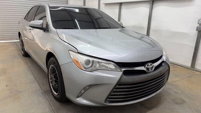 2017 Silver Toyota Camry LE (4T1BF1FK0HU) with an 2.5L L4 DOHC 16V engine, 6-Speed Automatic transmission, located at 1806 Veterans Memorial Hwy SW, Austell, GA, 30168, (770) 944-9558, 33.817959, -84.606987- Photo#8