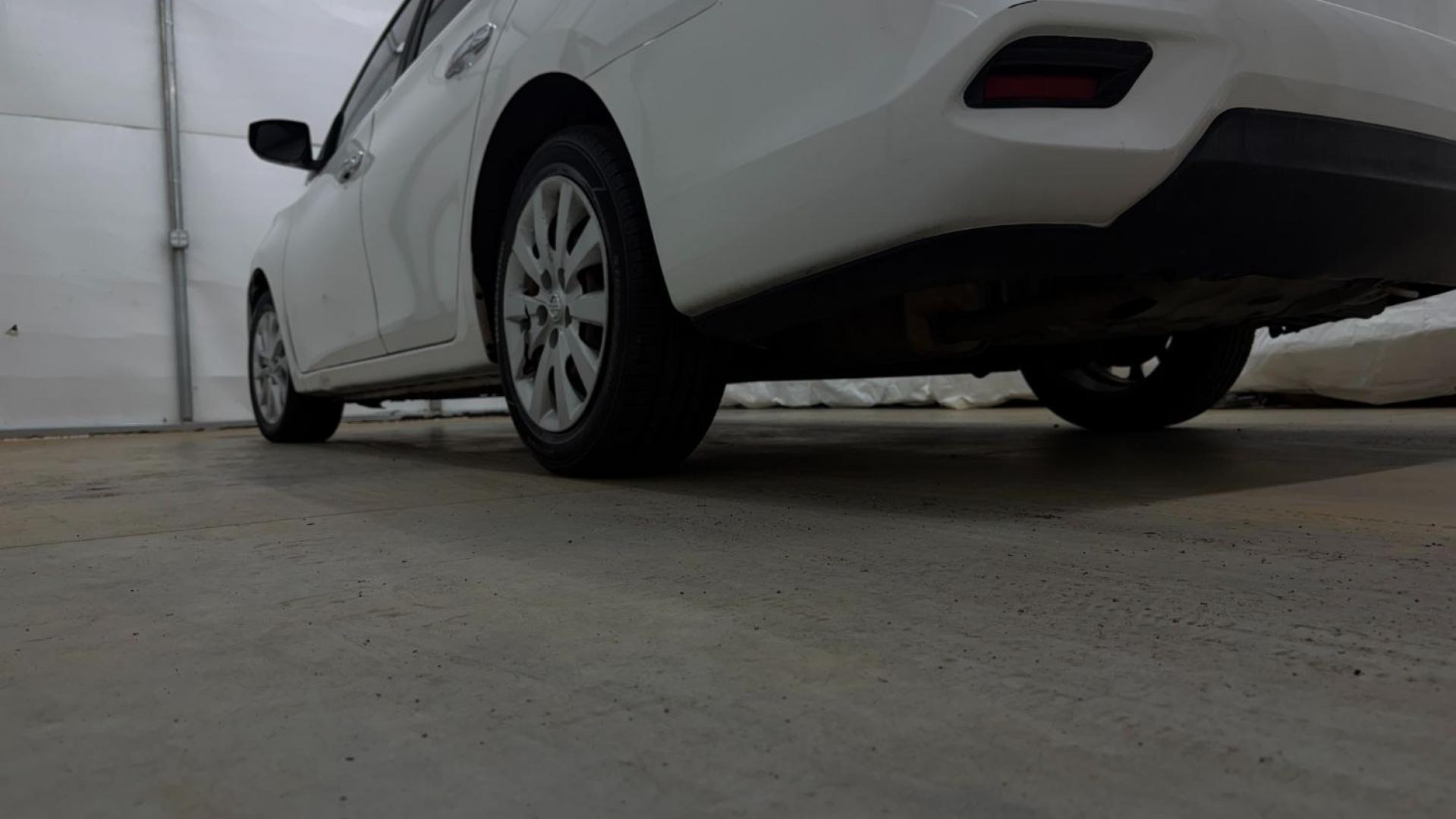 2018 White Nissan Sentra S CVT (3N1AB7AP5JL) with an 1.8L L4 SFI DOHC 16 engine, Continuously Variabl transmission, located at 1806 Veterans Memorial Hwy SW, Austell, GA, 30168, (770) 944-9558, 33.817959, -84.606987 - Photo#20