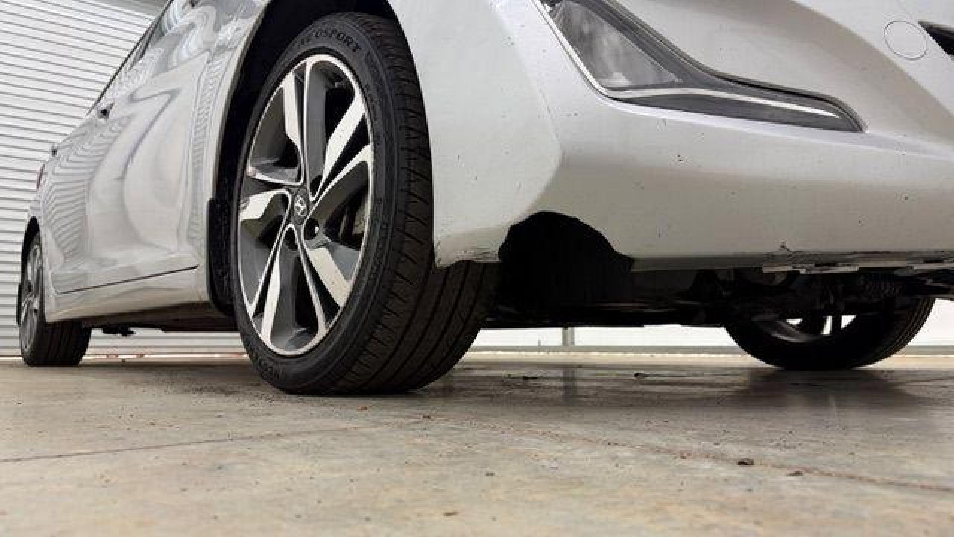 2016 Silver Hyundai Elantra Limited (KMHDH4AE7GU) with an 1.8L L4 DOHC 16V engine, 6-Speed Automatic transmission, located at 1806 Veterans Memorial Hwy SW, Austell, GA, 30168, (770) 944-9558, 33.817959, -84.606987 - Photo#18