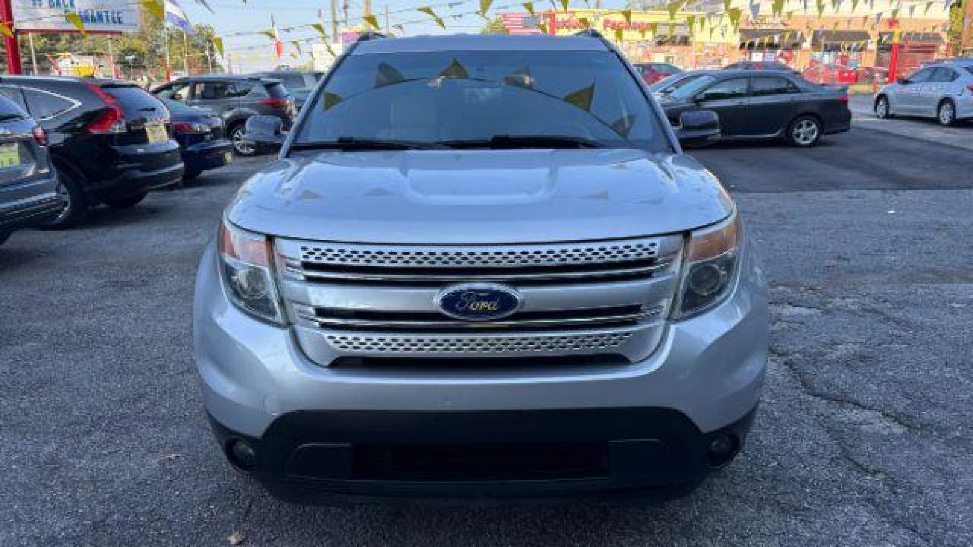 2011 Silver Ford Explorer XLT 4WD (1FMHK8D83BG) with an 3.5L V6 DOHC 24V engine, 6-Speed Automatic transmission, located at 1806 Veterans Memorial Hwy SW, Austell, GA, 30168, (770) 944-9558, 33.817959, -84.606987 - Photo#2