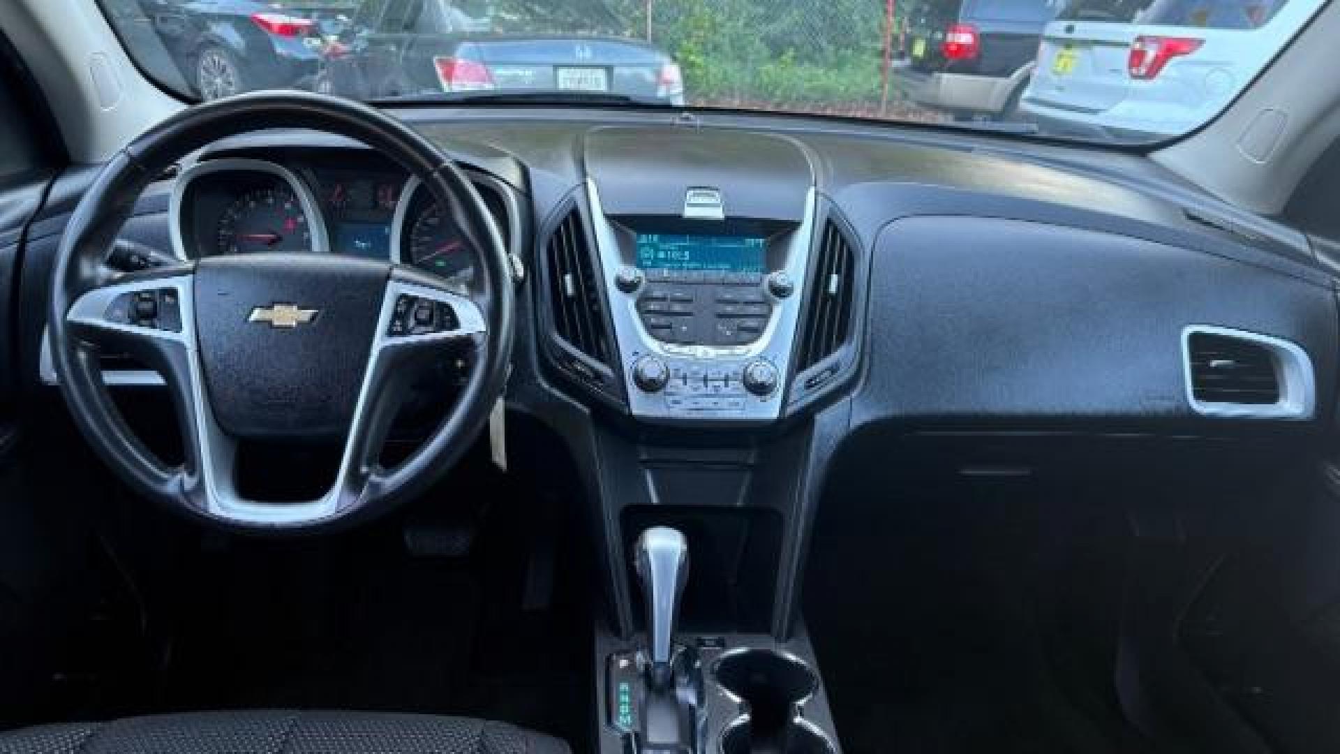 2011 White Chevrolet Equinox 1LT 2WD (2GNALDEC6B1) with an 2.4L L4 DOHC 16V engine, 6-Speed Automatic transmission, located at 1806 Veterans Memorial Hwy SW, Austell, GA, 30168, (770) 944-9558, 33.817959, -84.606987 - Photo#9