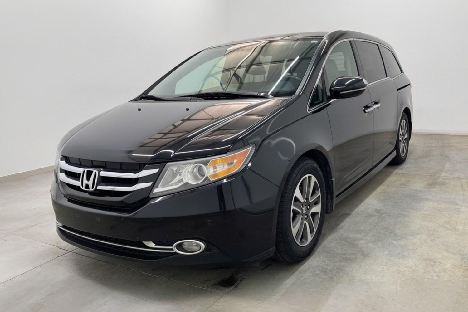 2015 Honda Odyssey Touring Elite's photo