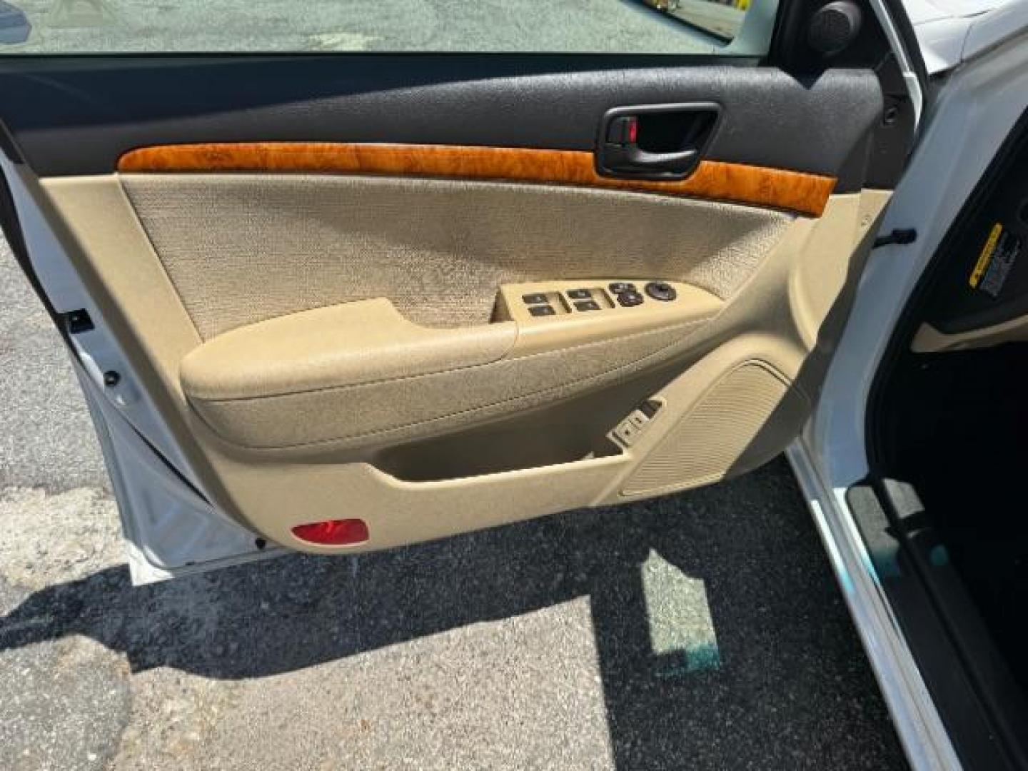 2009 White Hyundai Sonata GLS V6 (5NPET46F69H) with an 3.3L V6 DOHC 24V engine, 5-Speed Automatic transmission, located at 1806 Veterans Memorial Hwy SW, Austell, GA, 30168, (770) 944-9558, 33.817959, -84.606987 - Photo#7