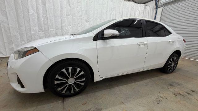 2015 White Toyota Corolla S Plus CVT (2T1BURHE5FC) with an 1.8L L4 DOHC 16V engine, Continuously Variabl transmission, located at 1806 Veterans Memorial Hwy SW, Austell, GA, 30168, (770) 944-9558, 33.817959, -84.606987 - Photo#1