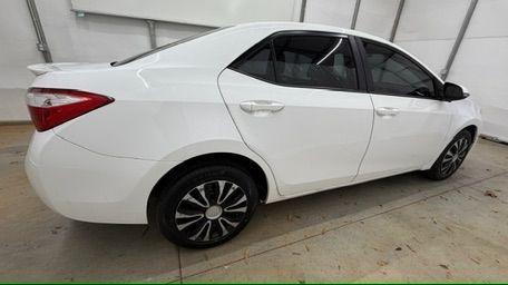 2015 White Toyota Corolla S Plus CVT (2T1BURHE5FC) with an 1.8L L4 DOHC 16V engine, Continuously Variabl transmission, located at 1806 Veterans Memorial Hwy SW, Austell, GA, 30168, (770) 944-9558, 33.817959, -84.606987 - Photo#6