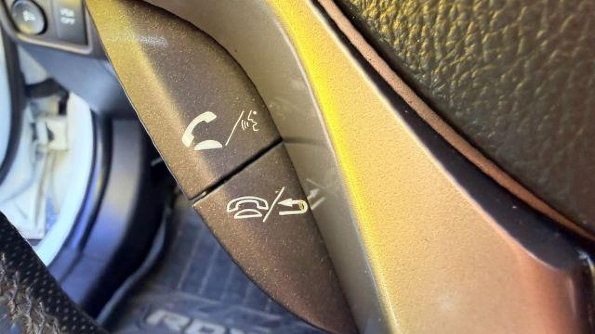 2011 White Acura RDX 5-Spd AT (5J8TB2H2XBA) with an 2.3L L4 DOHC 16V engine, 5-Speed Automatic transmission, located at 1806 Veterans Memorial Hwy SW, Austell, GA, 30168, (770) 944-9558, 33.817959, -84.606987 - Photo#12