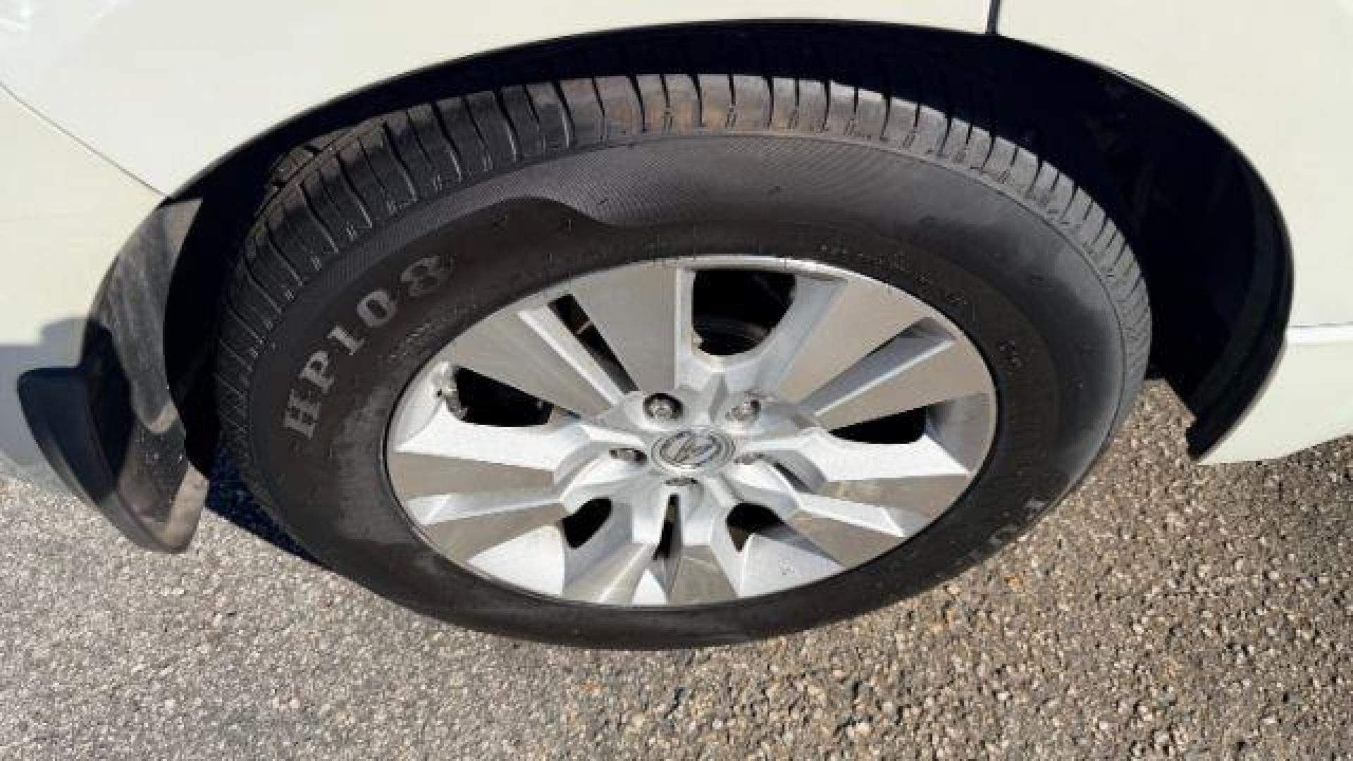 2011 White Acura RDX 5-Spd AT (5J8TB2H2XBA) with an 2.3L L4 DOHC 16V engine, 5-Speed Automatic transmission, located at 1806 Veterans Memorial Hwy SW, Austell, GA, 30168, (770) 944-9558, 33.817959, -84.606987 - Photo#15