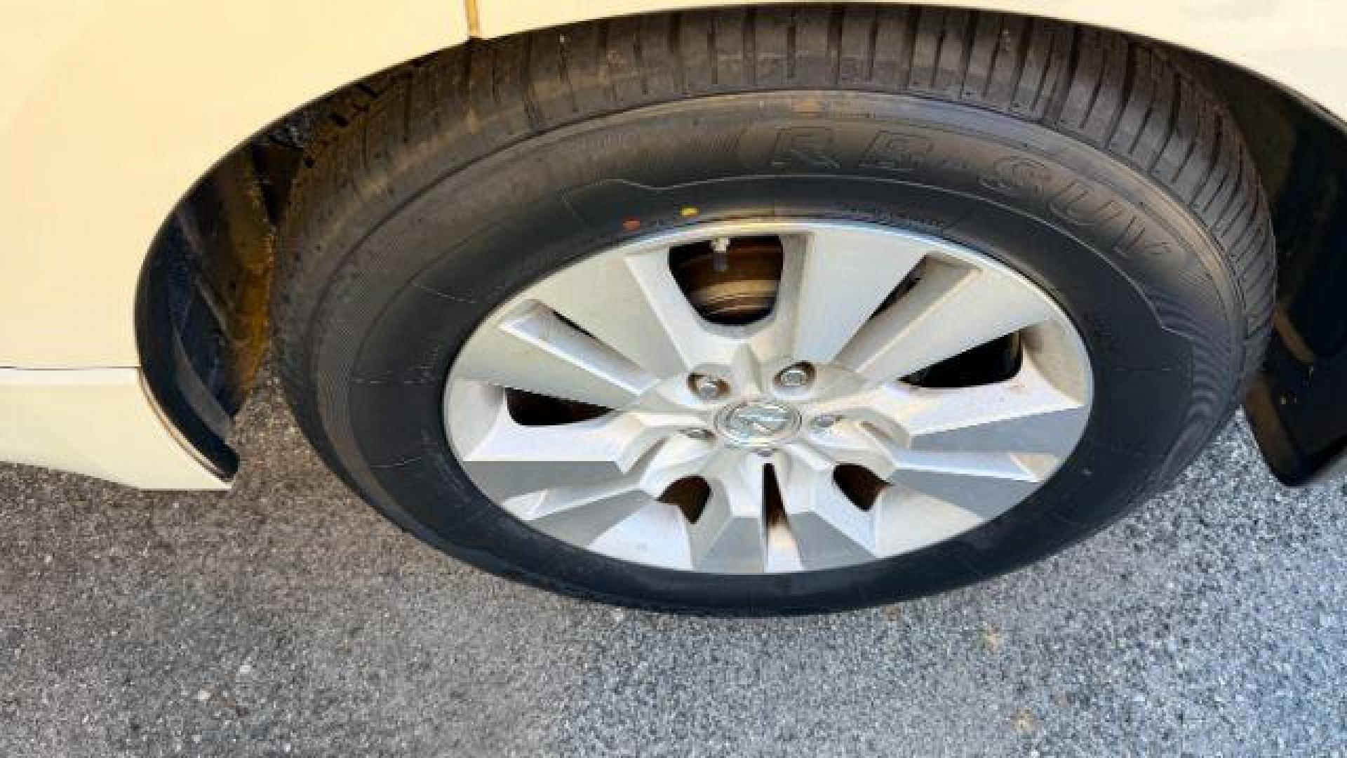 2011 White Acura RDX 5-Spd AT (5J8TB2H2XBA) with an 2.3L L4 DOHC 16V engine, 5-Speed Automatic transmission, located at 1806 Veterans Memorial Hwy SW, Austell, GA, 30168, (770) 944-9558, 33.817959, -84.606987 - Photo#16