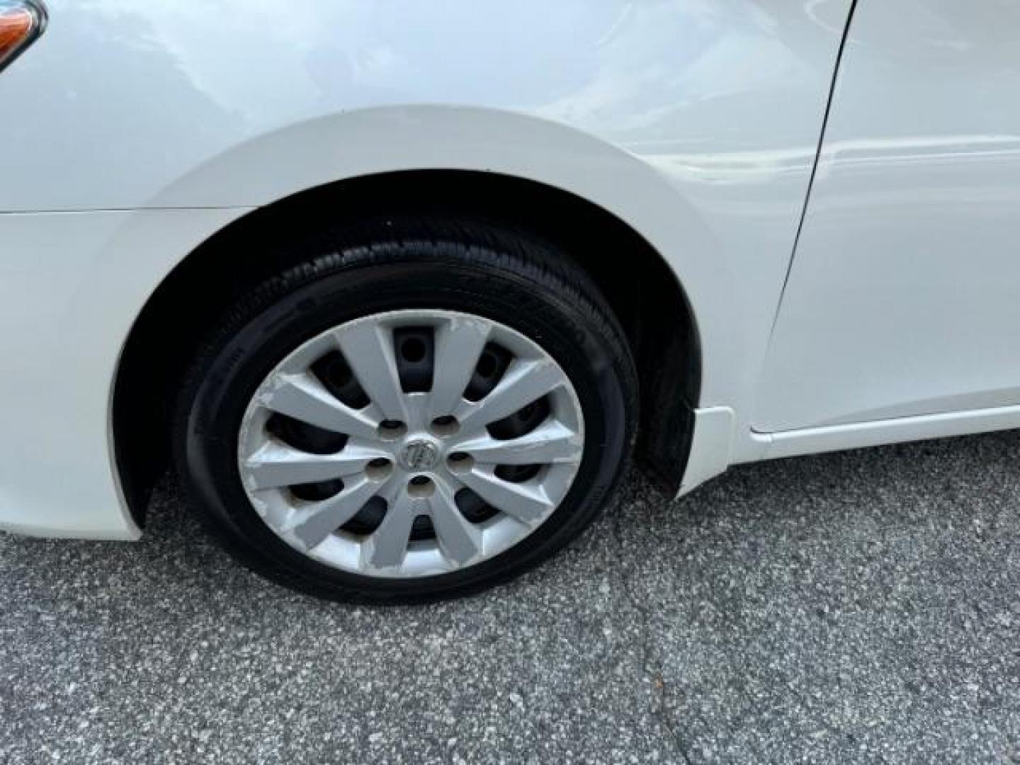 2013 White Nissan Sentra SV (3N1AB7AP5DL) with an 1.8L L4 SFI DOHC 16V engine, Continuously Variable Transmission transmission, located at 1806 Veterans Memorial Hwy SW, Austell, GA, 30168, (770) 944-9558, 33.817959, -84.606987 - Photo#18