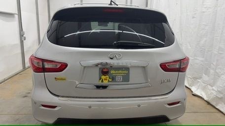 2013 Silver Infiniti JX AWD (5N1AL0MM3DC) with an 3.5L V6 DOHC 24V engine, Continuously Variabl transmission, located at 1806 Veterans Memorial Hwy SW, Austell, GA, 30168, (770) 944-9558, 33.817959, -84.606987- Photo#4