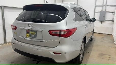 2013 Silver Infiniti JX AWD (5N1AL0MM3DC) with an 3.5L V6 DOHC 24V engine, Continuously Variabl transmission, located at 1806 Veterans Memorial Hwy SW, Austell, GA, 30168, (770) 944-9558, 33.817959, -84.606987- Photo#5