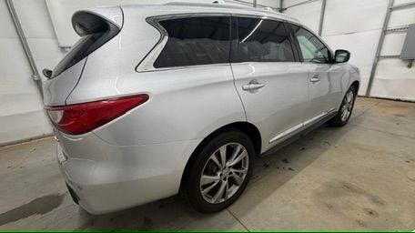 2013 Silver Infiniti JX AWD (5N1AL0MM3DC) with an 3.5L V6 DOHC 24V engine, Continuously Variabl transmission, located at 1806 Veterans Memorial Hwy SW, Austell, GA, 30168, (770) 944-9558, 33.817959, -84.606987- Photo#6
