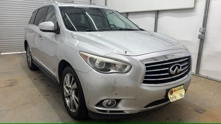 2013 Silver Infiniti JX AWD (5N1AL0MM3DC) with an 3.5L V6 DOHC 24V engine, Continuously Variabl transmission, located at 1806 Veterans Memorial Hwy SW, Austell, GA, 30168, (770) 944-9558, 33.817959, -84.606987- Photo#8