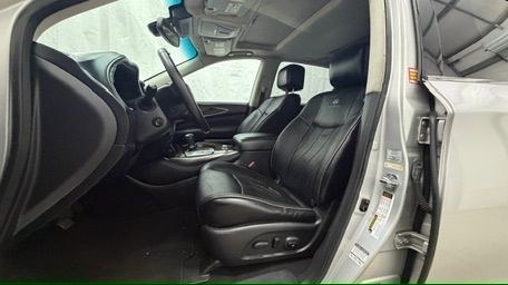 2013 Silver Infiniti JX AWD (5N1AL0MM3DC) with an 3.5L V6 DOHC 24V engine, Continuously Variabl transmission, located at 1806 Veterans Memorial Hwy SW, Austell, GA, 30168, (770) 944-9558, 33.817959, -84.606987- Photo#12