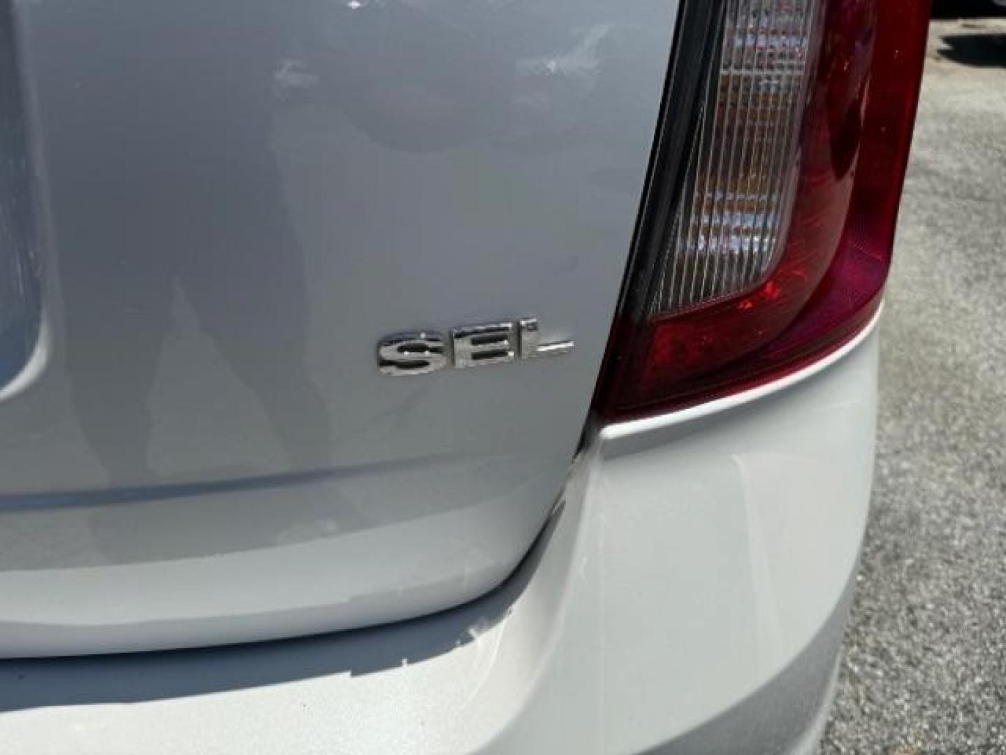 2013 White Ford Edge SEL FWD (2FMDK3JC7DB) with an 3.5L V6 DOHC 24V engine, 6-Speed Automatic transmission, located at 1806 Veterans Memorial Hwy SW, Austell, GA, 30168, (770) 944-9558, 33.817959, -84.606987 - Photo#20