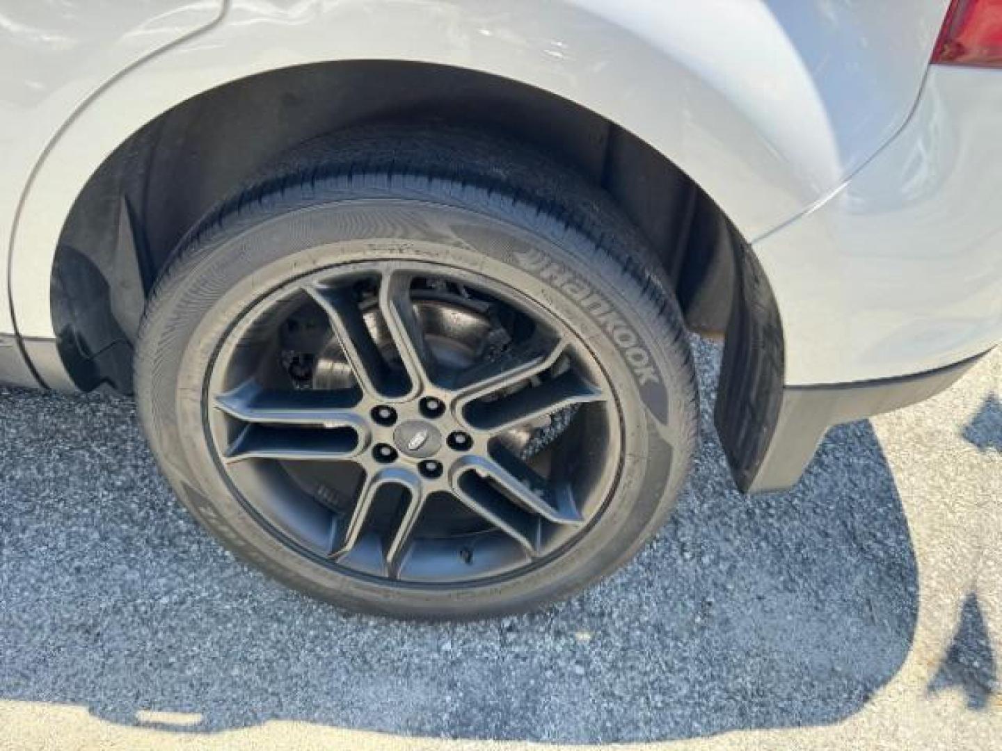 2013 White Ford Edge SEL FWD (2FMDK3JC7DB) with an 3.5L V6 DOHC 24V engine, 6-Speed Automatic transmission, located at 1806 Veterans Memorial Hwy SW, Austell, GA, 30168, (770) 944-9558, 33.817959, -84.606987 - Photo#26