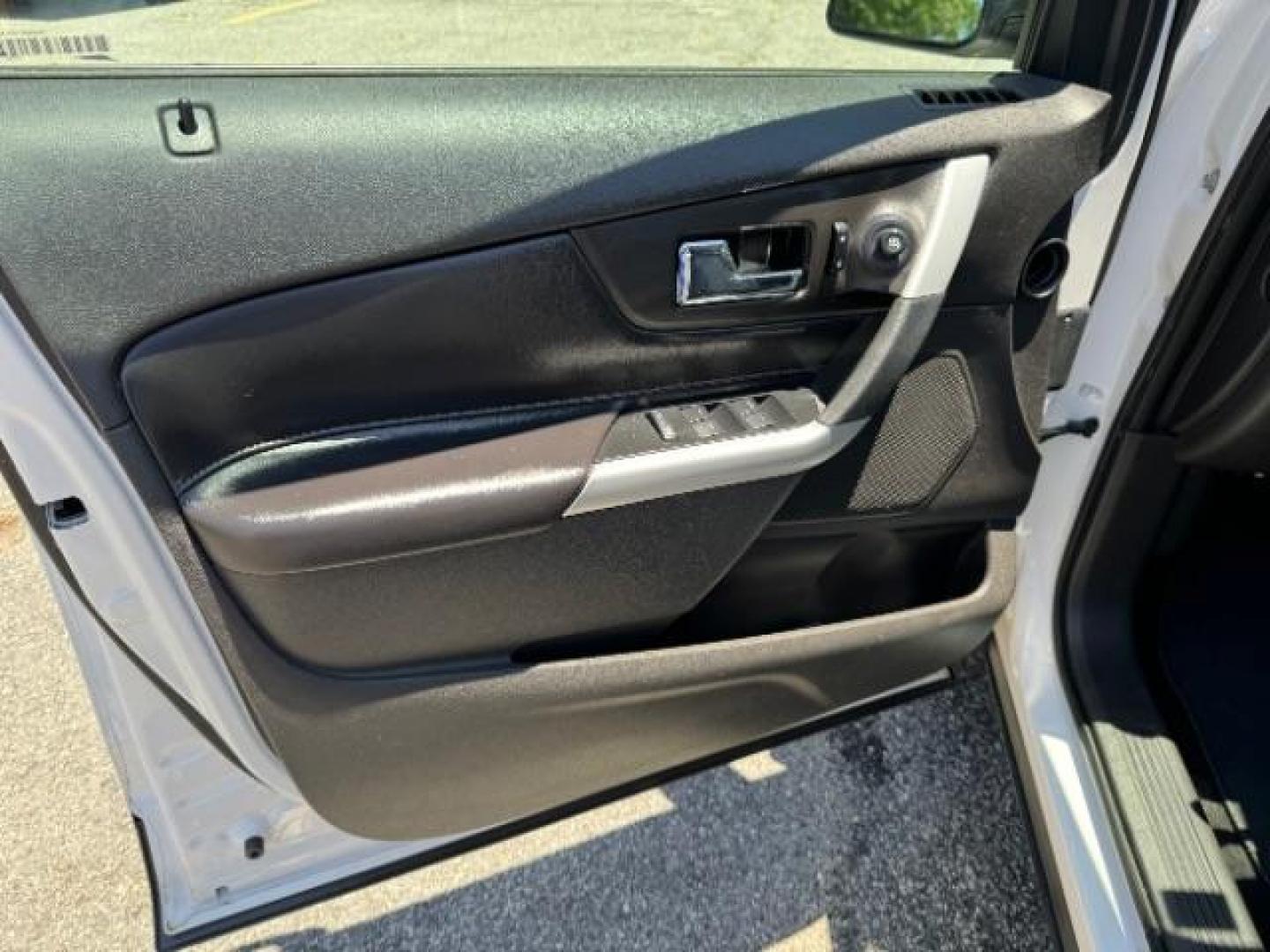 2013 White Ford Edge SEL FWD (2FMDK3JC7DB) with an 3.5L V6 DOHC 24V engine, 6-Speed Automatic transmission, located at 1806 Veterans Memorial Hwy SW, Austell, GA, 30168, (770) 944-9558, 33.817959, -84.606987 - Photo#7