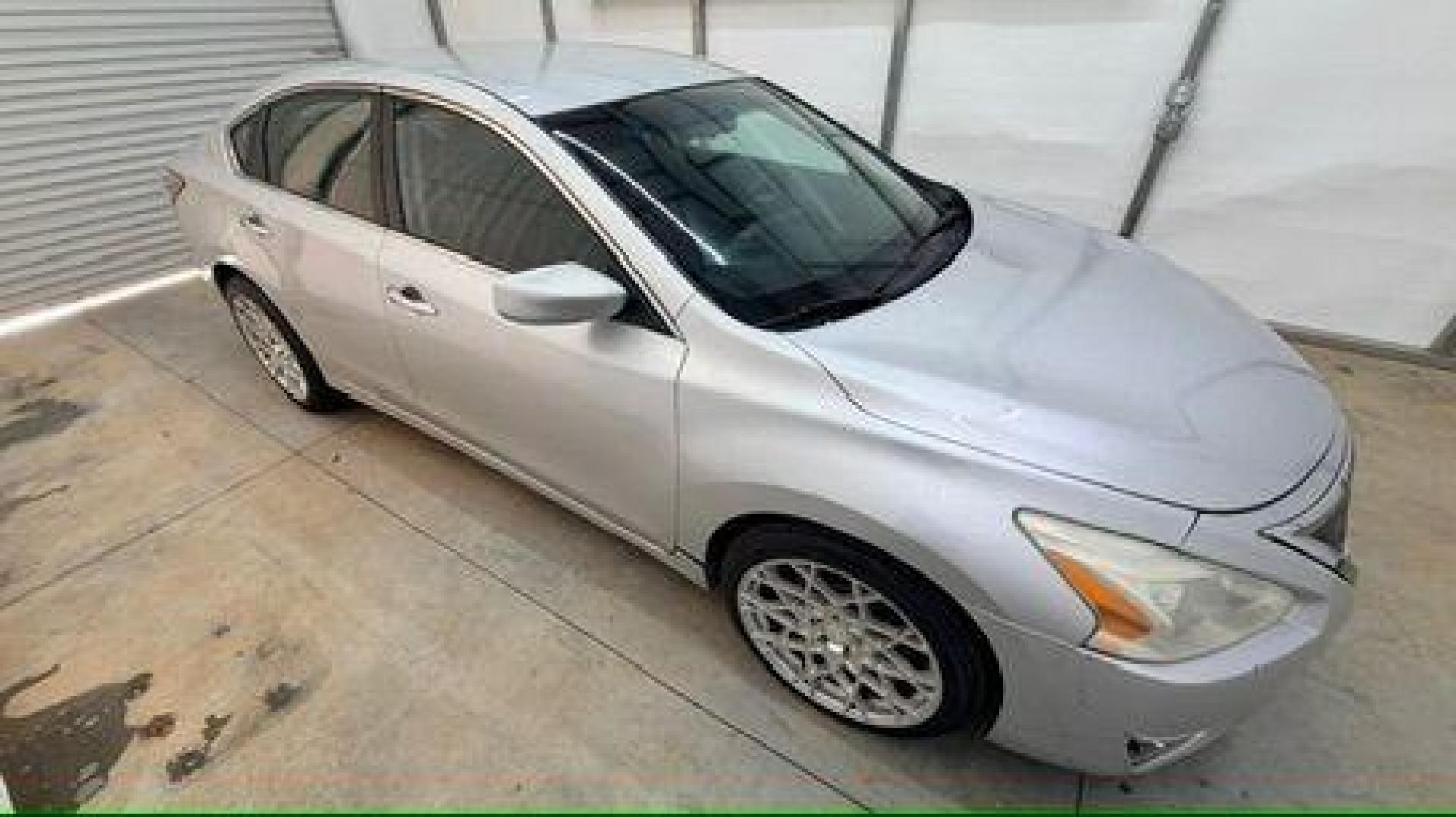 2014 Silver Nissan Altima 2.5 S (1N4AL3AP6EN) with an 2.5L L4 DOHC 16V engine, Continuously Variabl transmission, located at 1806 Veterans Memorial Hwy SW, Austell, GA, 30168, (770) 944-9558, 33.817959, -84.606987 - Photo#7