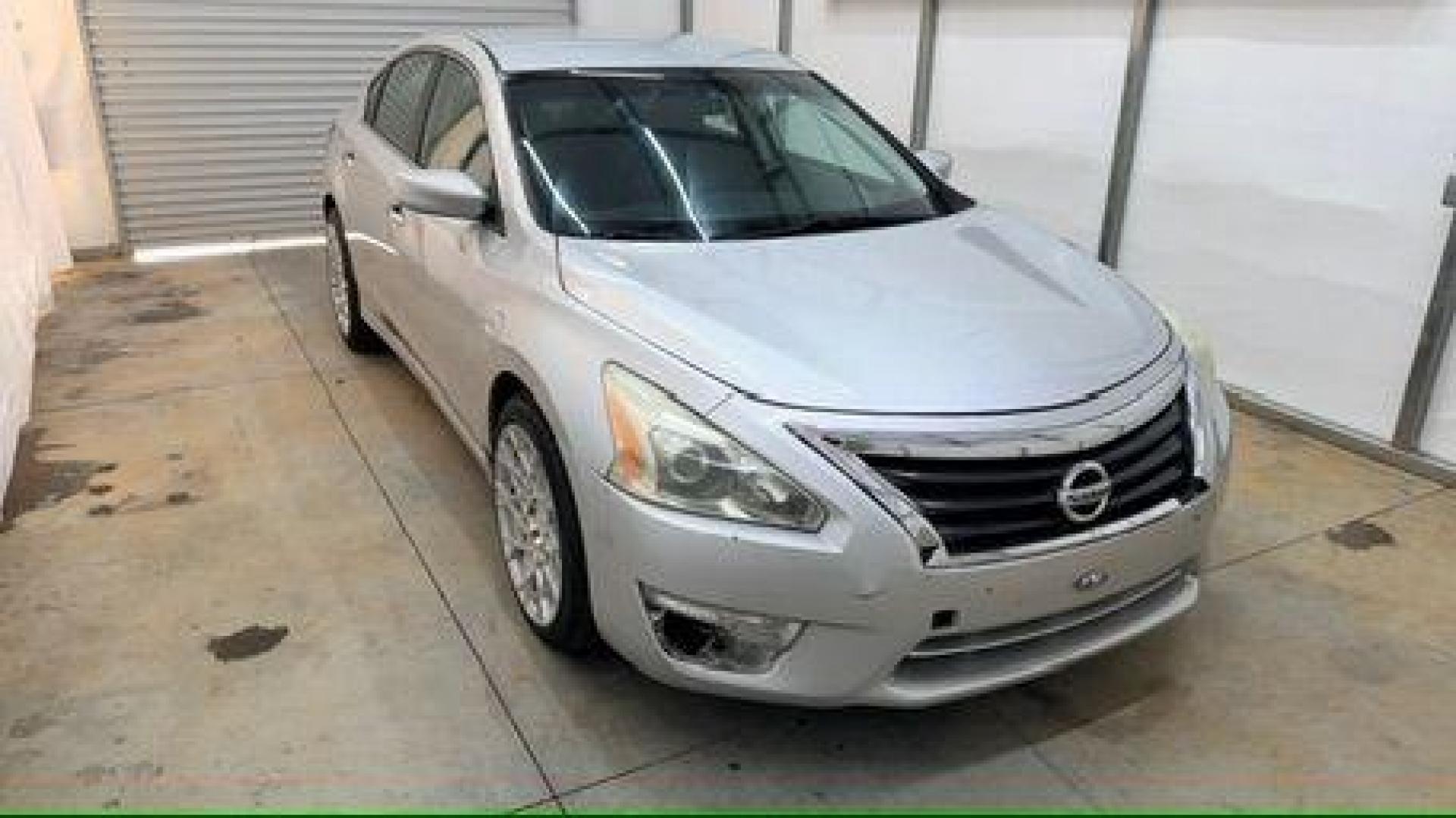 2014 Silver Nissan Altima 2.5 S (1N4AL3AP6EN) with an 2.5L L4 DOHC 16V engine, Continuously Variabl transmission, located at 1806 Veterans Memorial Hwy SW, Austell, GA, 30168, (770) 944-9558, 33.817959, -84.606987 - Photo#8