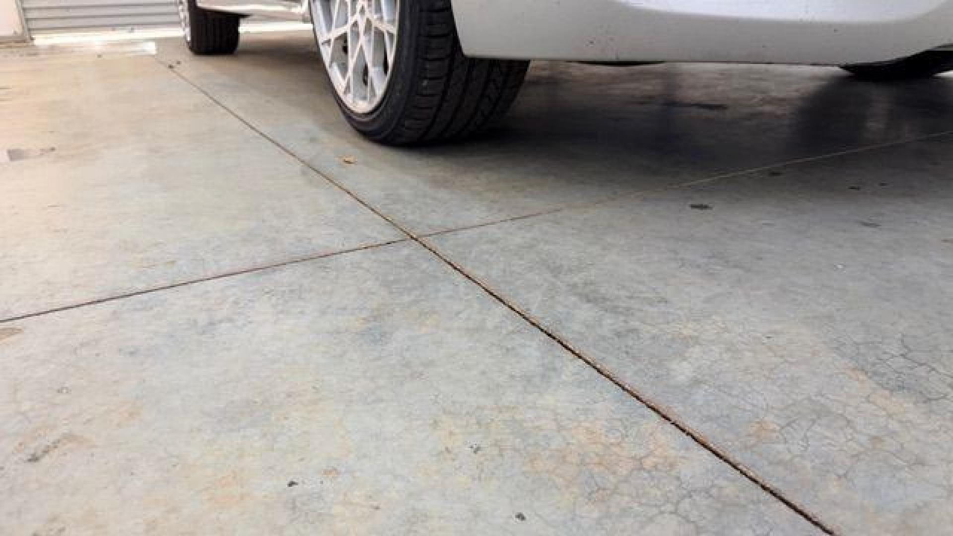 2014 Silver Nissan Altima 2.5 S (1N4AL3AP6EN) with an 2.5L L4 DOHC 16V engine, Continuously Variabl transmission, located at 1806 Veterans Memorial Hwy SW, Austell, GA, 30168, (770) 944-9558, 33.817959, -84.606987 - Photo#21