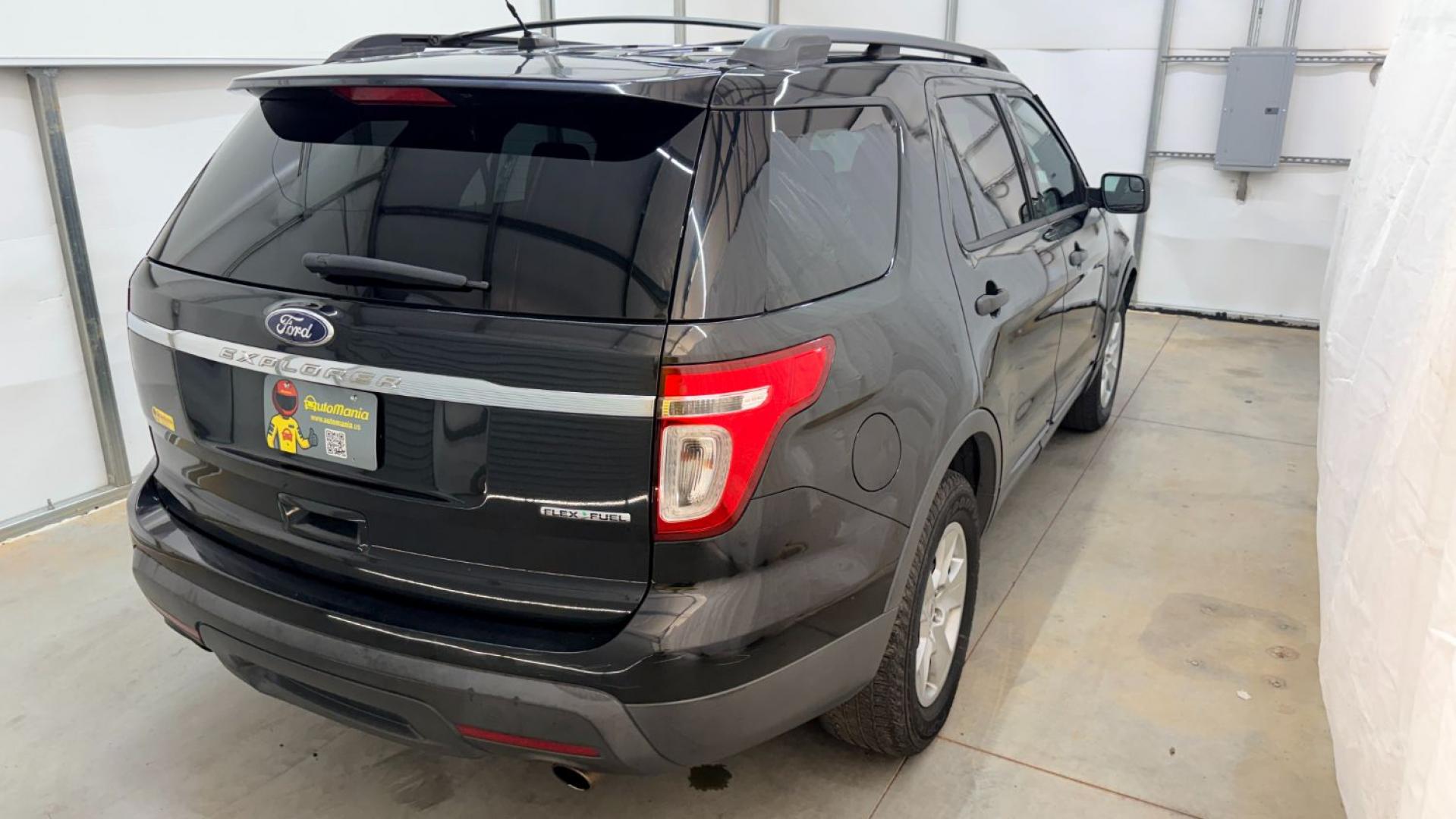 2014 Black Ford Explorer Base FWD (1FM5K7B87EG) with an 3.5L V6 DOHC 24V engine, 6-Speed Automatic transmission, located at 1806 Veterans Memorial Hwy SW, Austell, GA, 30168, (770) 944-9558, 33.817959, -84.606987- Photo#5