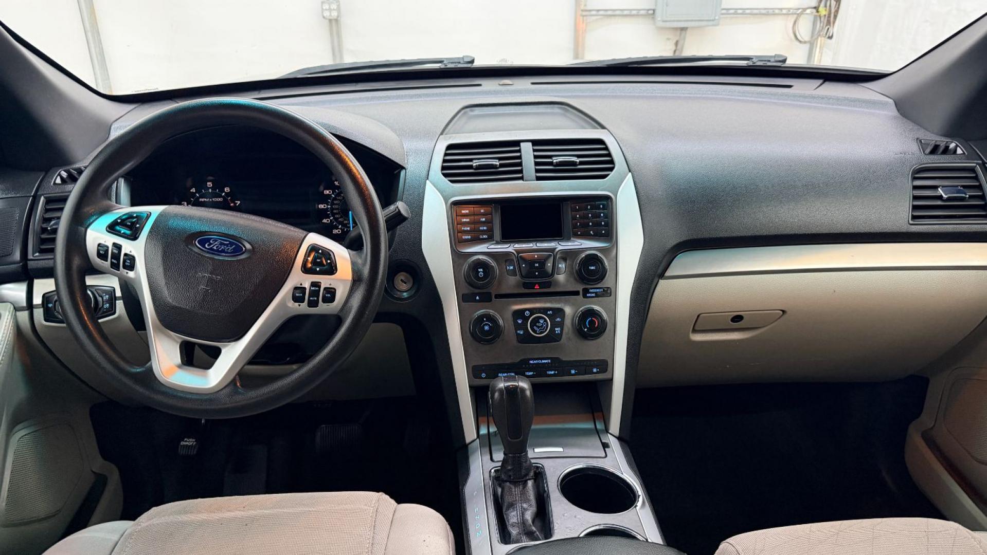 2014 Black Ford Explorer Base FWD (1FM5K7B87EG) with an 3.5L V6 DOHC 24V engine, 6-Speed Automatic transmission, located at 1806 Veterans Memorial Hwy SW, Austell, GA, 30168, (770) 944-9558, 33.817959, -84.606987- Photo#14