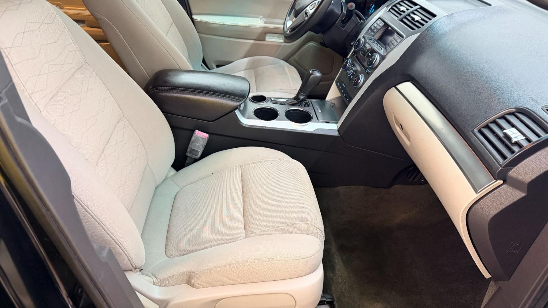 2014 Black Ford Explorer Base FWD (1FM5K7B87EG) with an 3.5L V6 DOHC 24V engine, 6-Speed Automatic transmission, located at 1806 Veterans Memorial Hwy SW, Austell, GA, 30168, (770) 944-9558, 33.817959, -84.606987- Photo#19