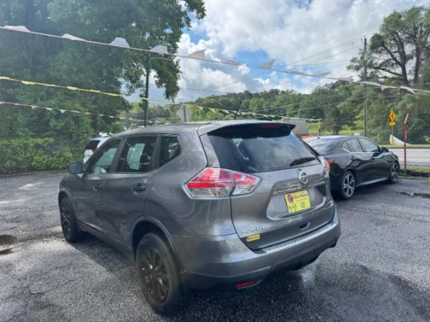 2016 Gray Nissan Rogue S AWD (KNMAT2MV0GP) with an 2.5L L4 DOHC 16V engine, Continuously Variabl transmission, located at 1806 Veterans Memorial Hwy SW, Austell, GA, 30168, (770) 944-9558, 33.817959, -84.606987 - Photo#4