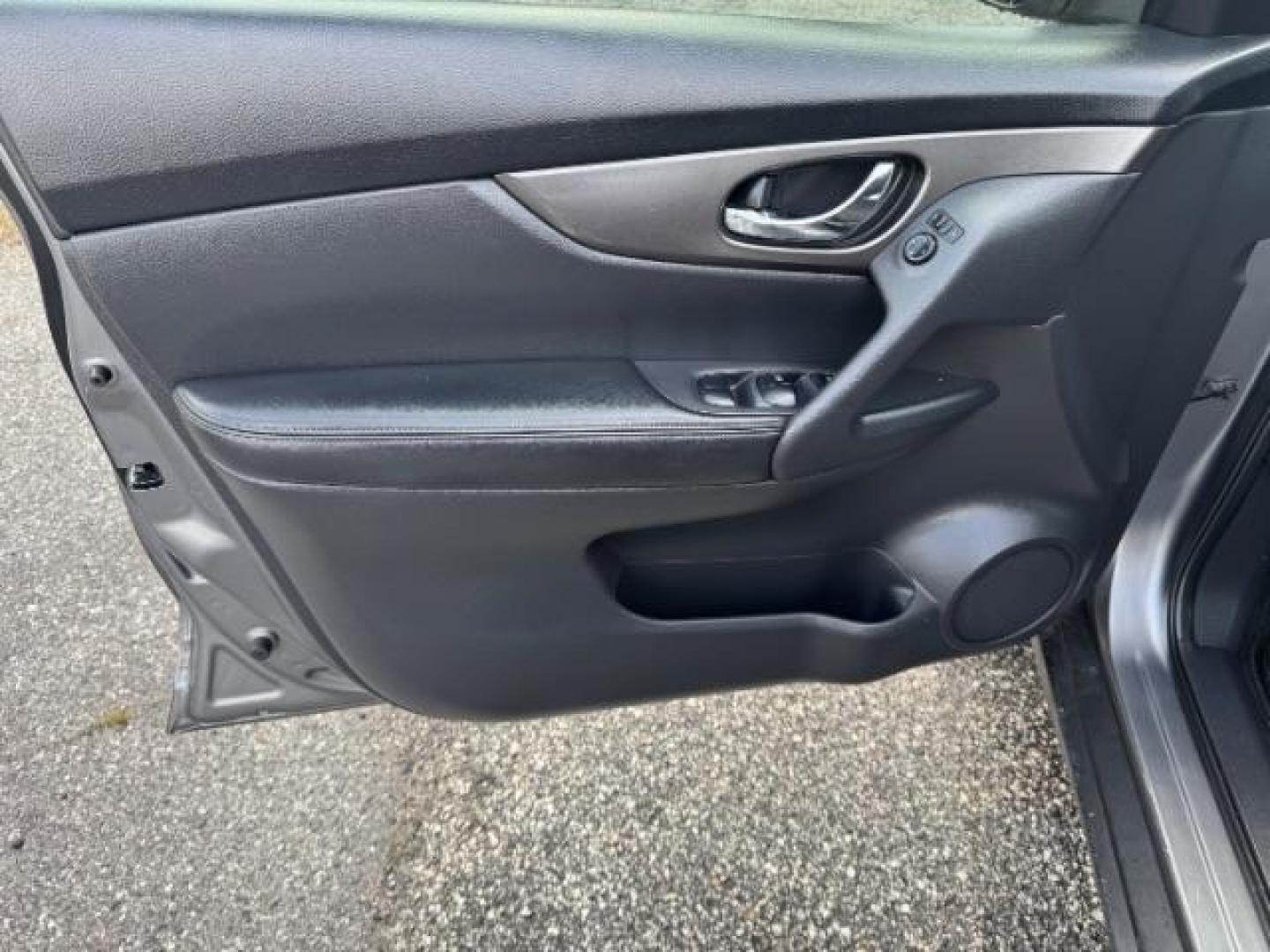 2016 Gray Nissan Rogue S AWD (KNMAT2MV0GP) with an 2.5L L4 DOHC 16V engine, Continuously Variabl transmission, located at 1806 Veterans Memorial Hwy SW, Austell, GA, 30168, (770) 944-9558, 33.817959, -84.606987 - Photo#6