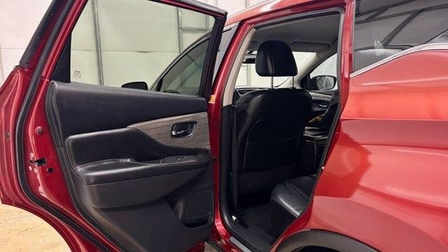 2015 Red Nissan Murano S (5N1AZ2MG7FN) with an 3.5L V6 DOHC 24V engine, Continuously Variable Transmission transmission, located at 1806 Veterans Memorial Hwy SW, Austell, GA, 30168, (770) 944-9558, 33.817959, -84.606987 - Photo#13