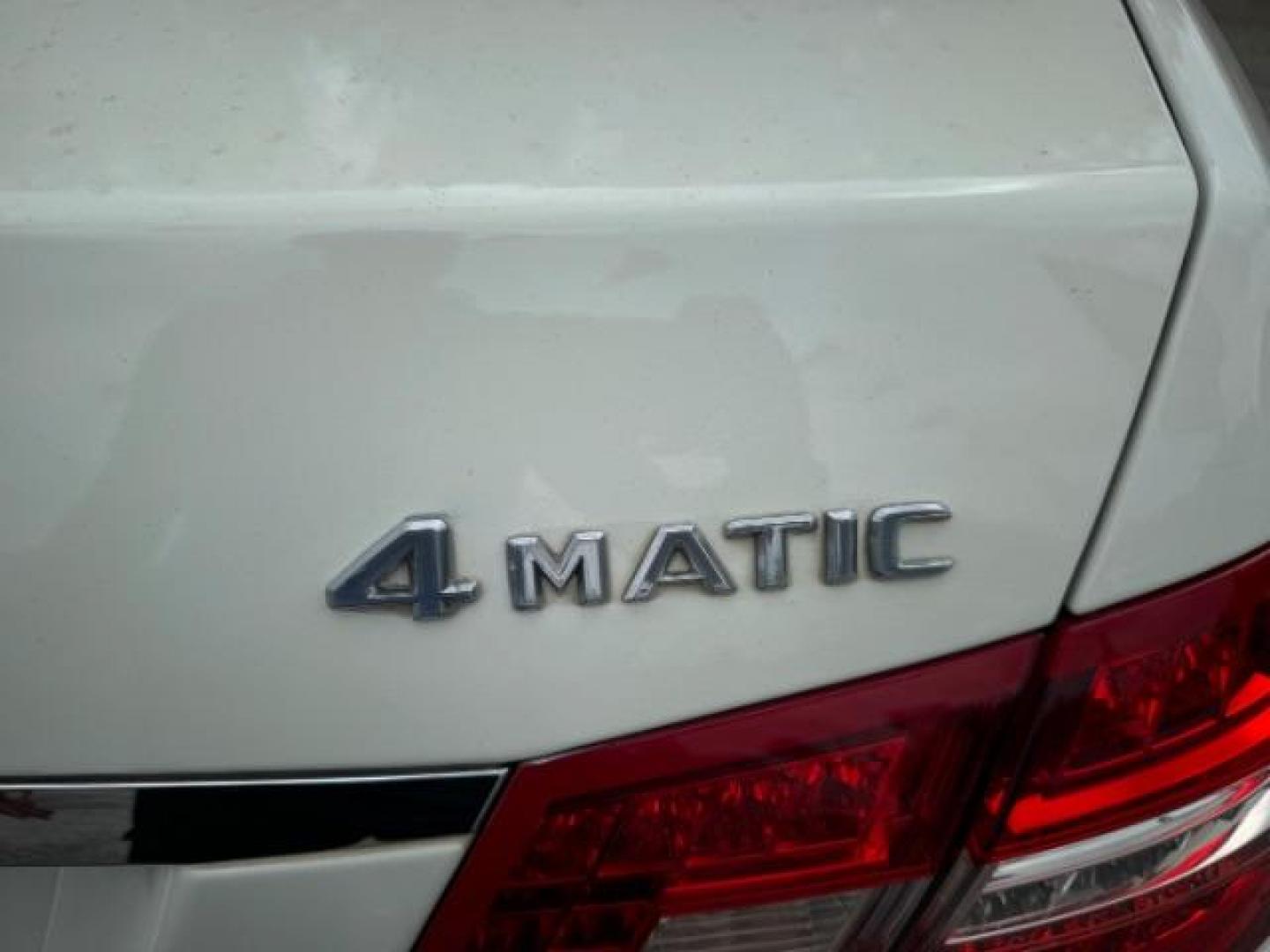 2011 White Mercedes-Benz E-Class E350 Sedan 4MATIC (WDDHF8HB0BA) with an 3.5L V6 DOHC 24V engine, 7-Speed Automatic transmission, located at 1806 Veterans Memorial Hwy SW, Austell, GA, 30168, (770) 944-9558, 33.817959, -84.606987 - Photo#16